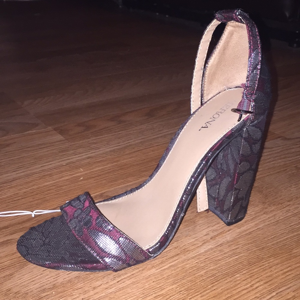 NWOT MERONA SZ. 7 “LULU” HEELS BURGUNDY W/SILVER